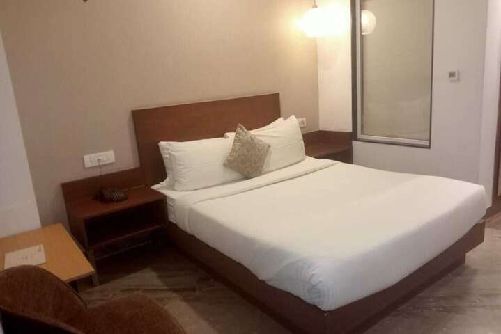 Room 8 of 30