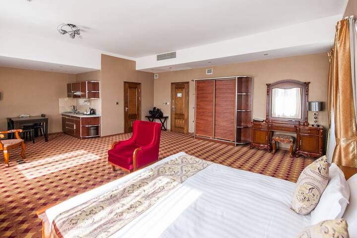 Room 26 of 48