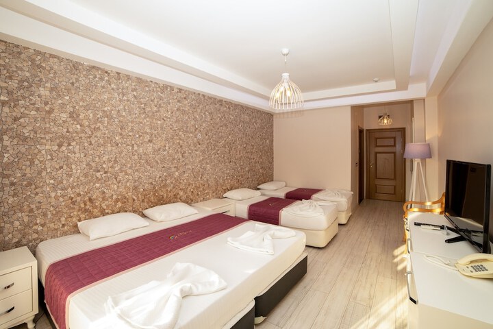 Room 16 of 48
