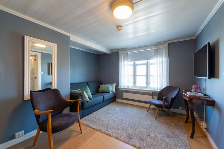 Room 17 of 74