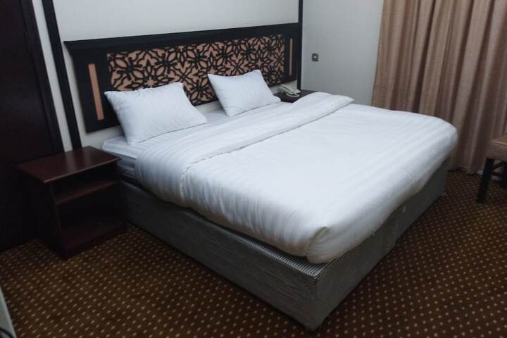 Room 2 of 60