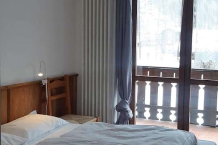 Room 10 of 35