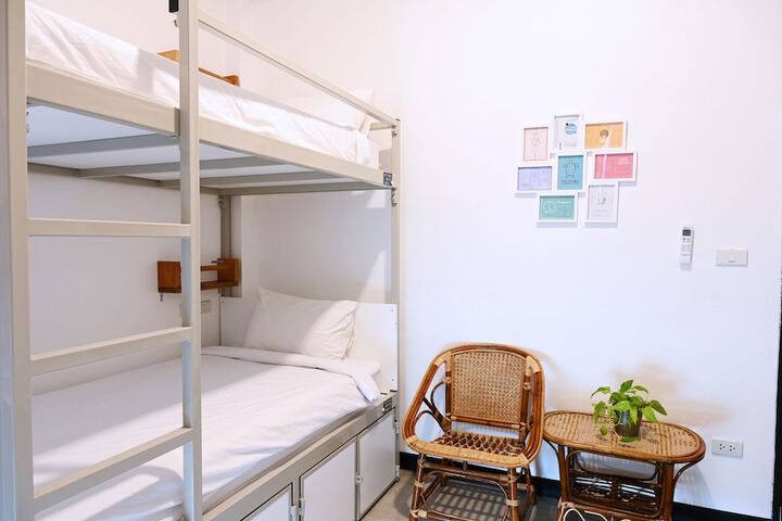 Room 6 of 37