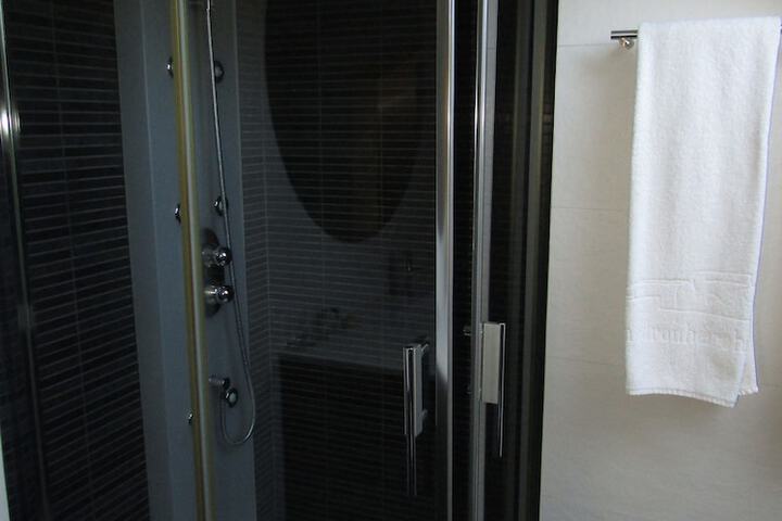 Room 28 of 88
