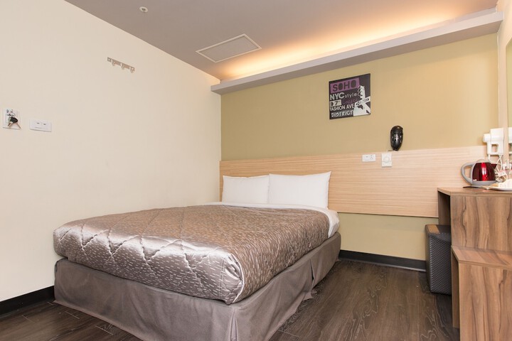 Room 7 of 29