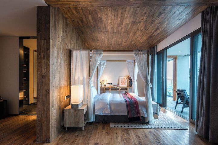 Room 21 of 153