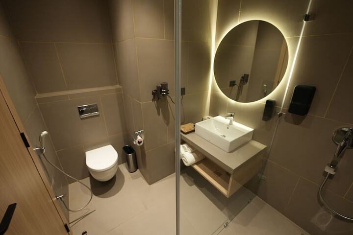 Room 33 of 50