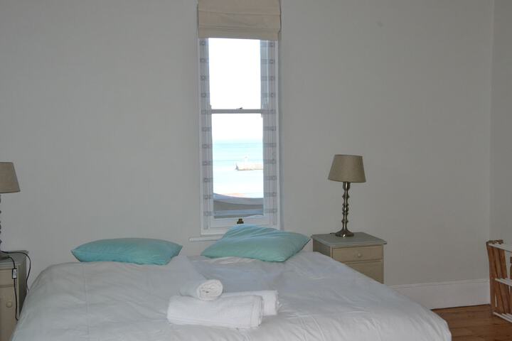 Room 15 of 94