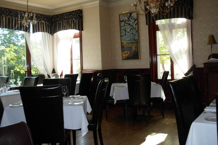 Dining 29 of 42