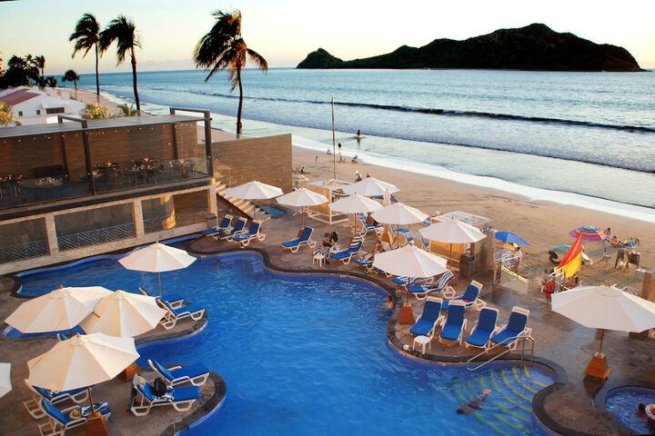 Pools & Facilities