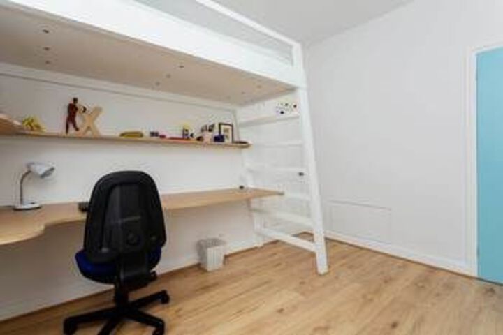 Room 12 of 23