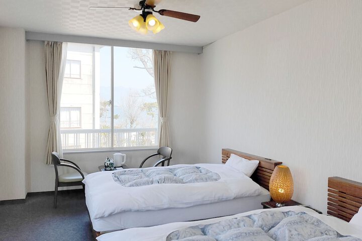 Room 9 of 23