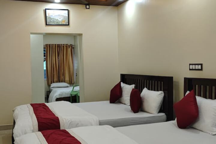 Room 2 of 38