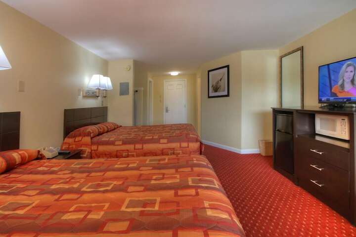 2 Queen Beds (32 of 32)