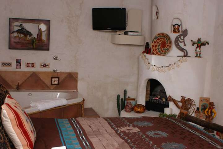 Room 5 of 82