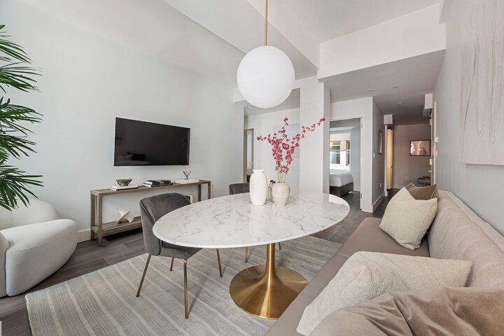 Room 450 of 626