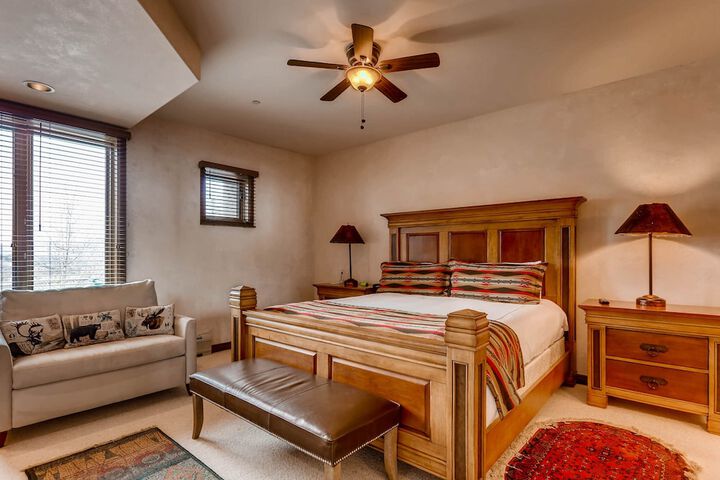 Room 22 of 210