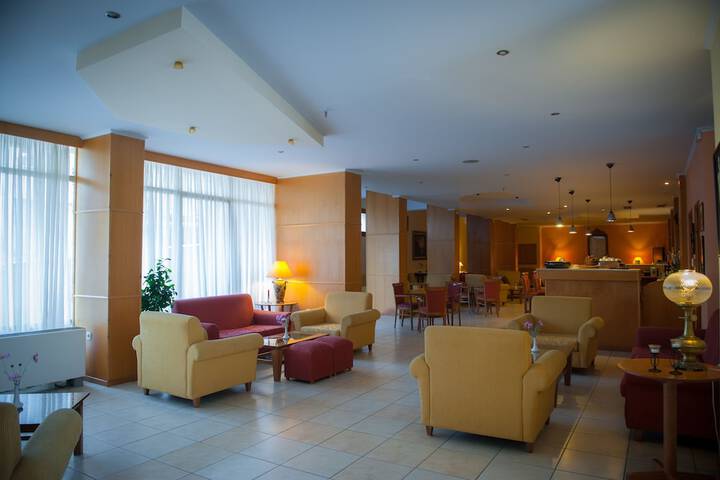 Entrance & Lobby