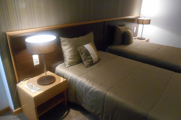 Room 12 of 36