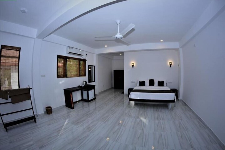 Room 3 of 56