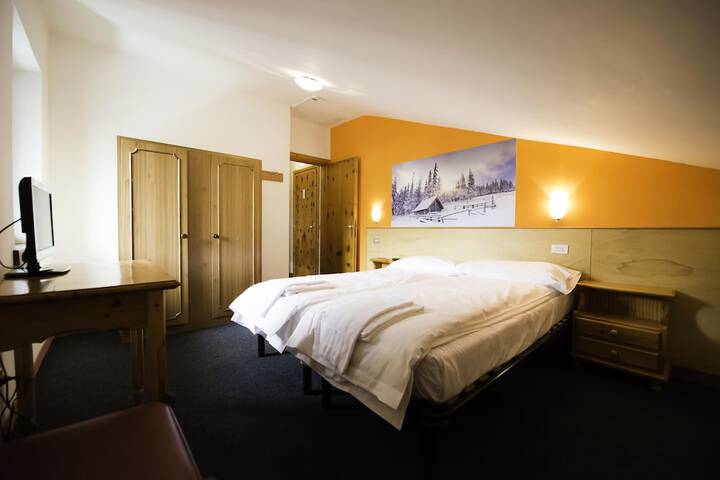 Room 37 of 112