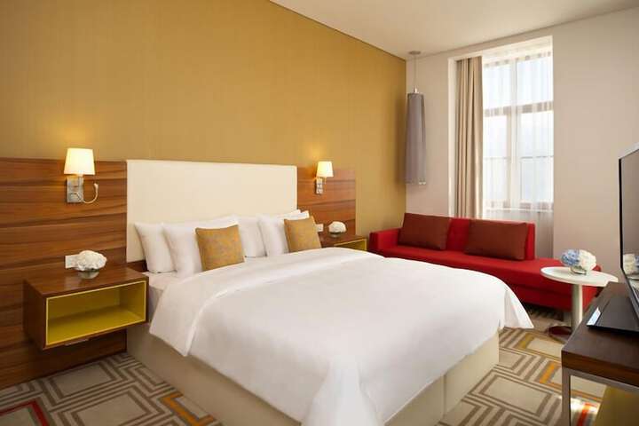 Room 9 of 34
