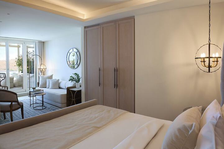 Room 18 of 115