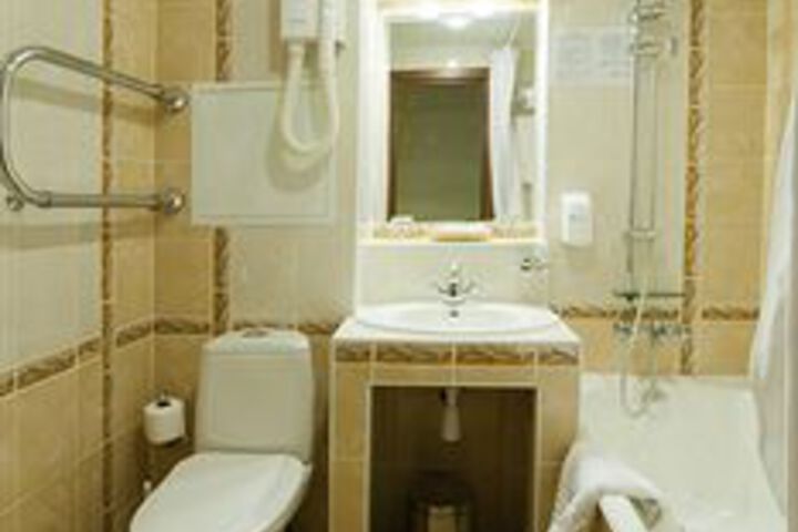 Room 4 of 41