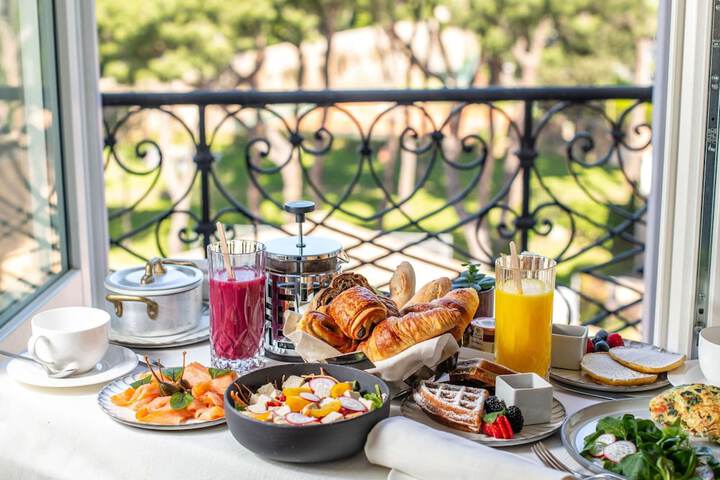 Breakfast/Coffee Service 169 of 255