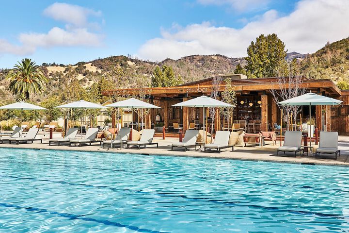 Poolside bar