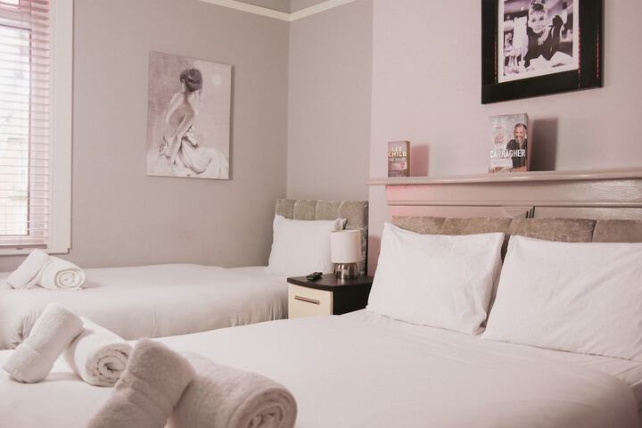 Room 7 of 105