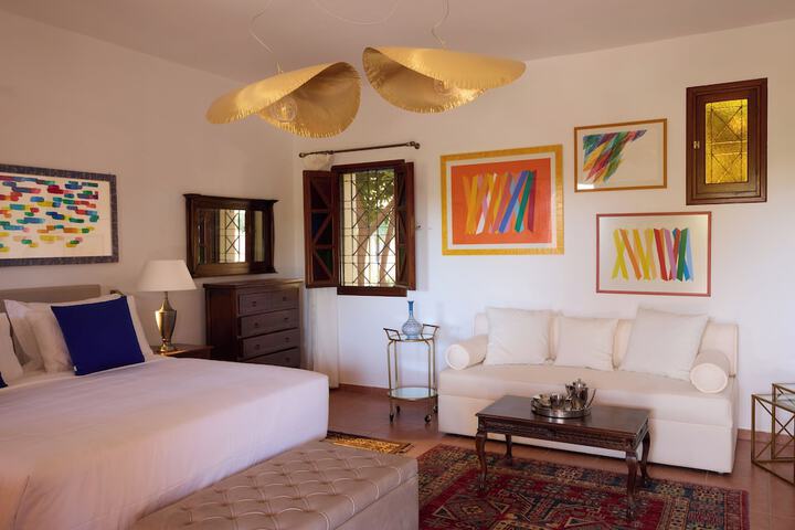 Room 15 of 253