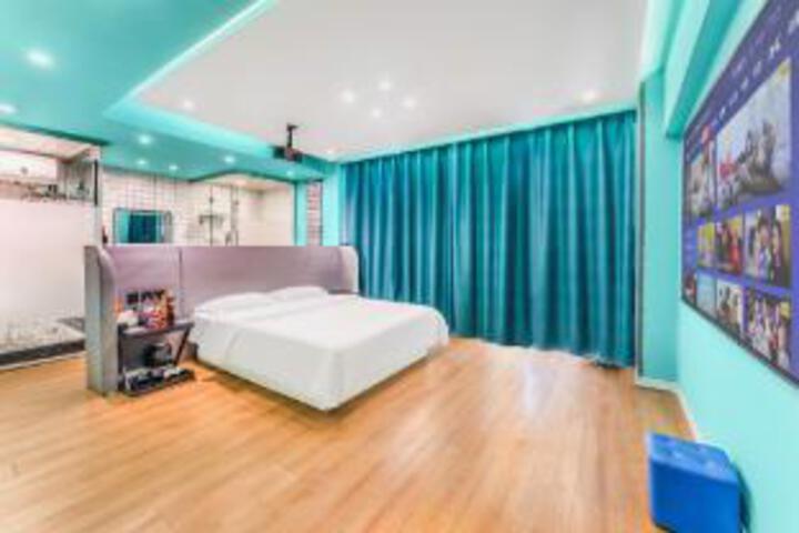 Room 12 of 12
