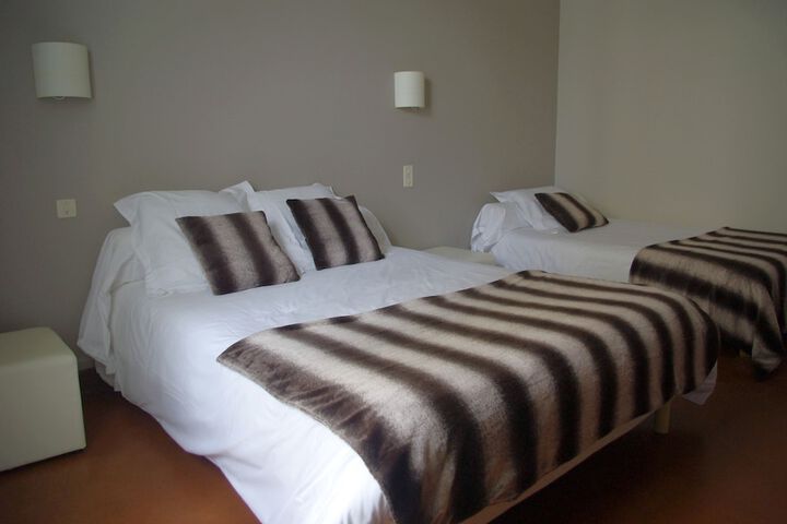Room 2 of 36