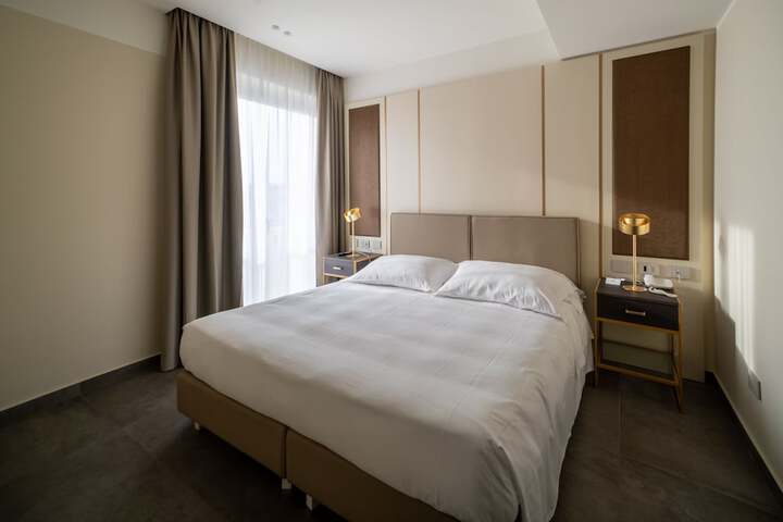 Room 17 of 75