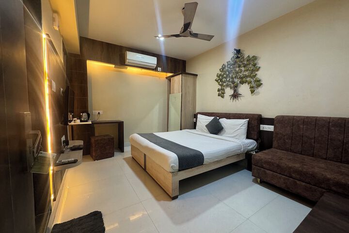 Room 32 of 68
