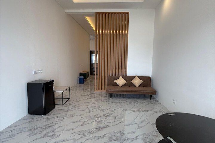 Room 8 of 14