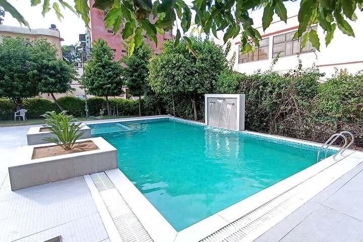 Pool Hotel
