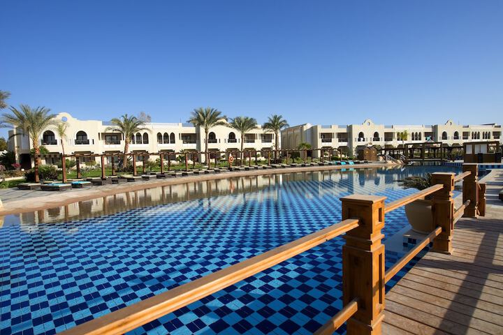 Pool 2 of 8