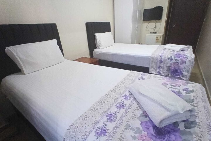 Room 33 of 42