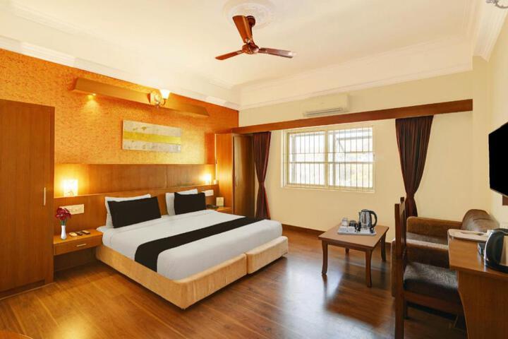Super Townhouse Oak City Center Kushal Nagar