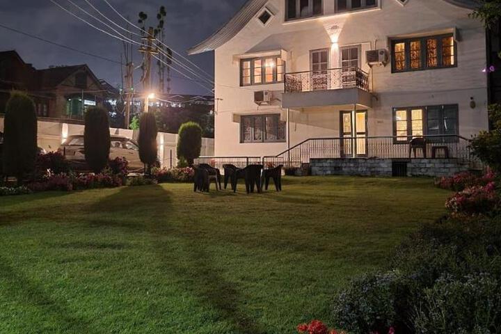 Villa 67