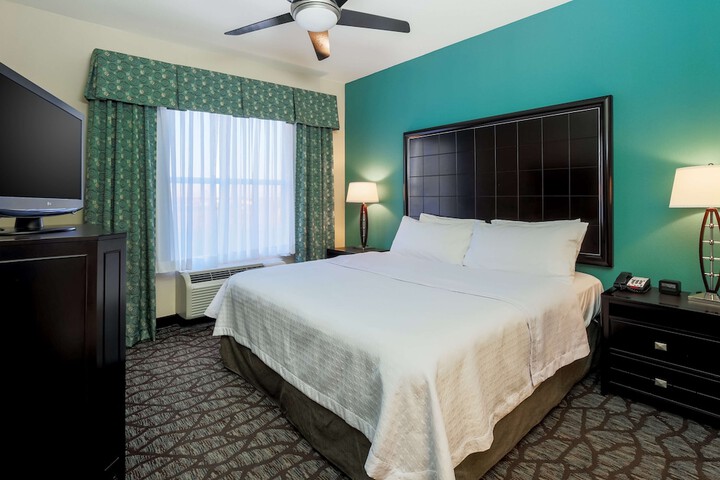 Room 7 of 33