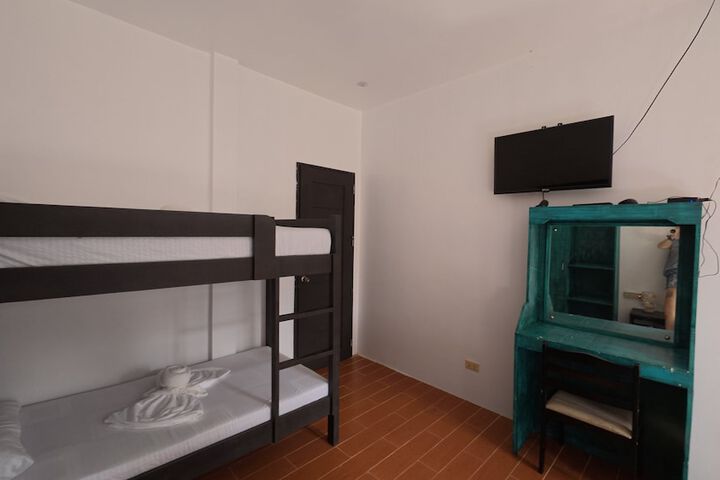 Room 7 of 144