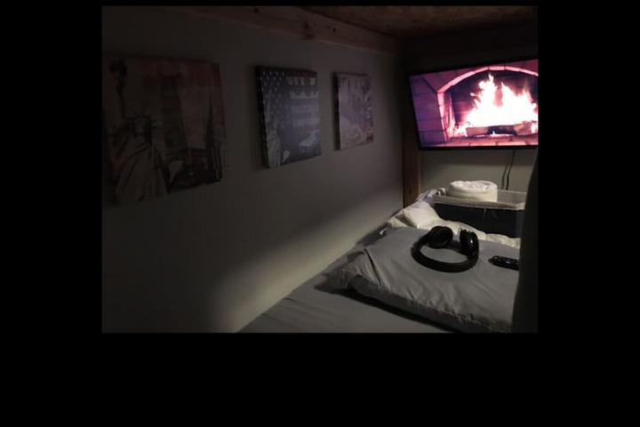 Room 13 of 38