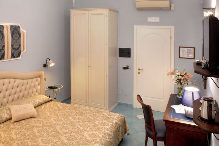 Room 14 of 72