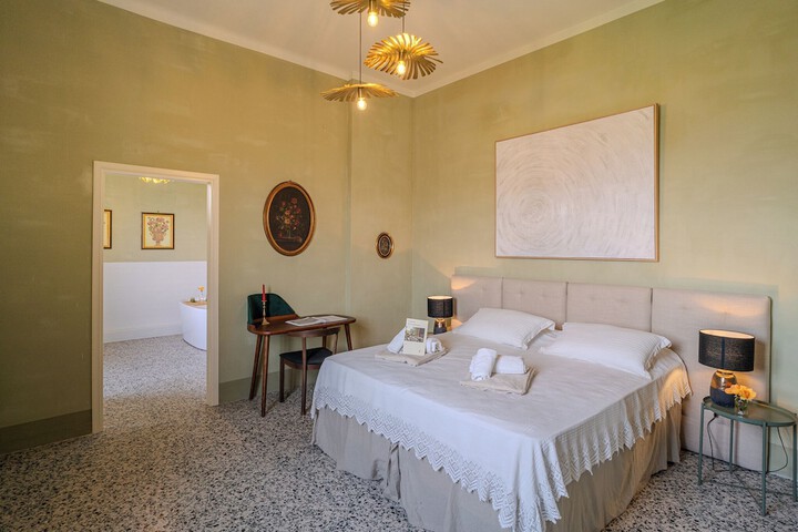Room 40 of 106