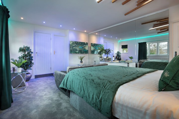 Room 123 of 390
