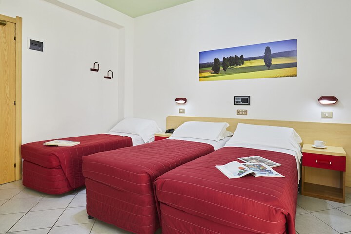 Room 6 of 31