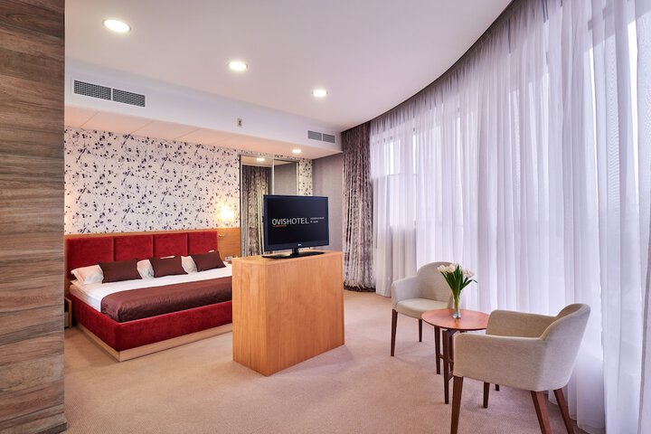 Room 18 of 74